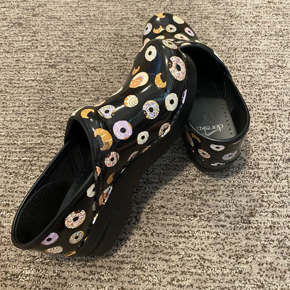 dansko donut clogs